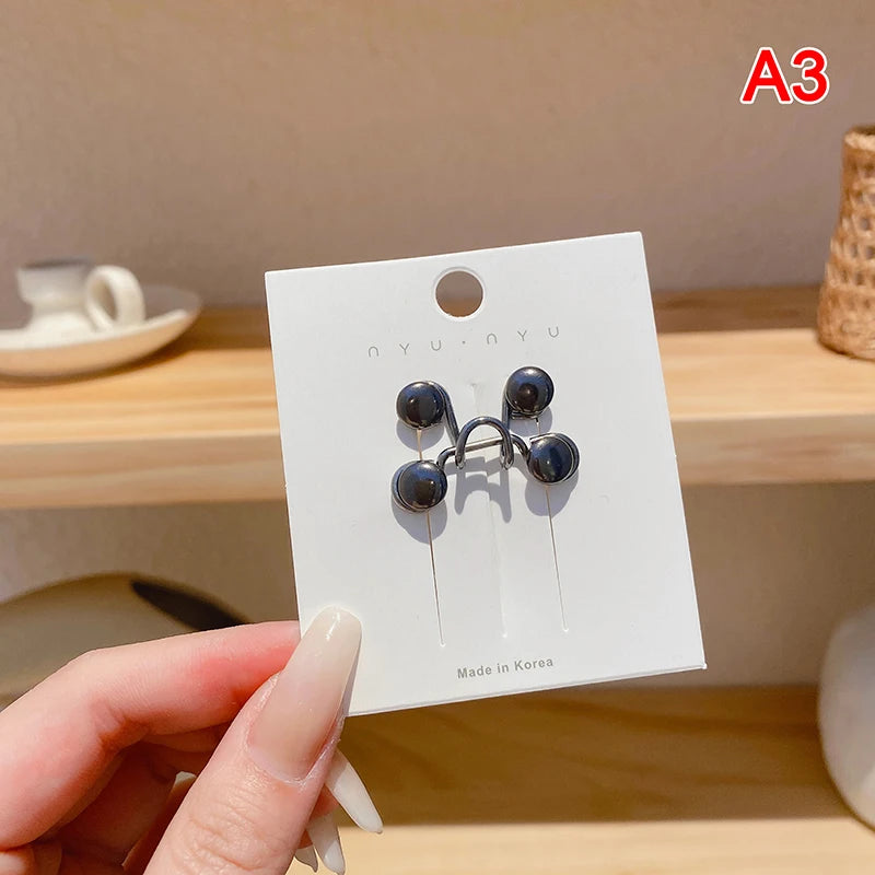 Waist Brooches