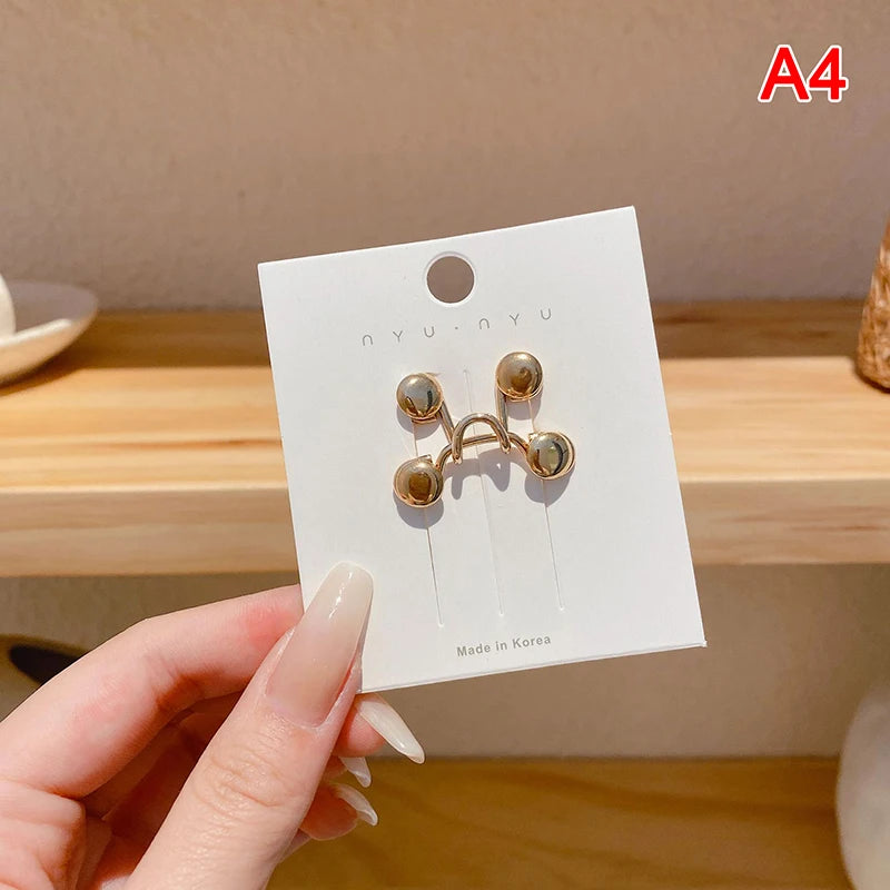 Waist Brooches